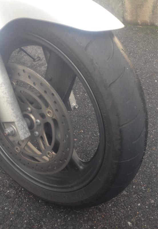 ホーネットフロントタイヤ交換&皮むき？（ホンダ ホーネット250）by