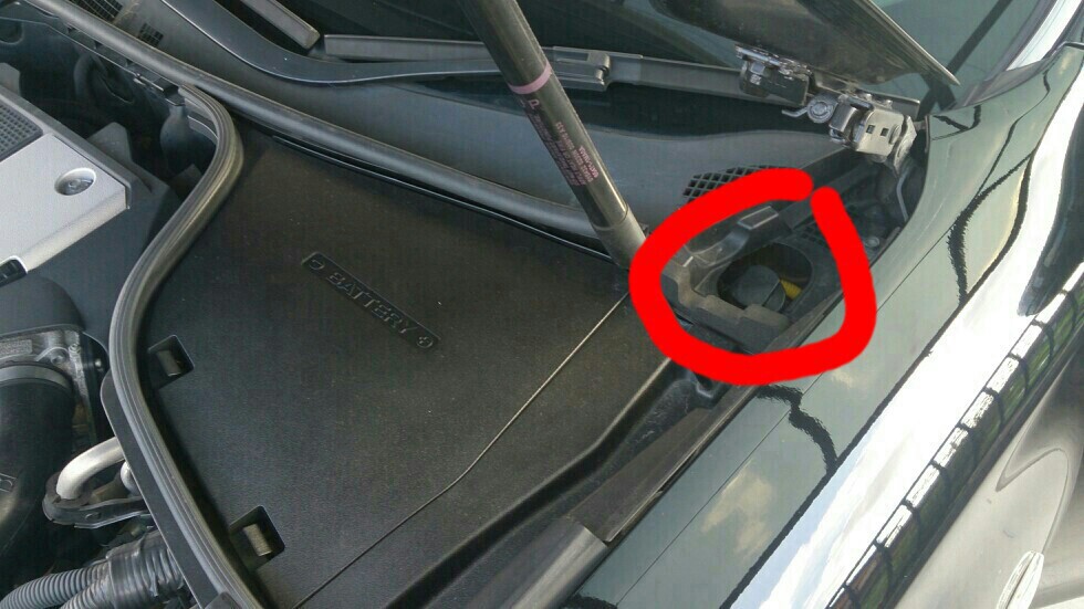 ポップアップエンジンフードのアクチュエーター撤去+キャンセラー