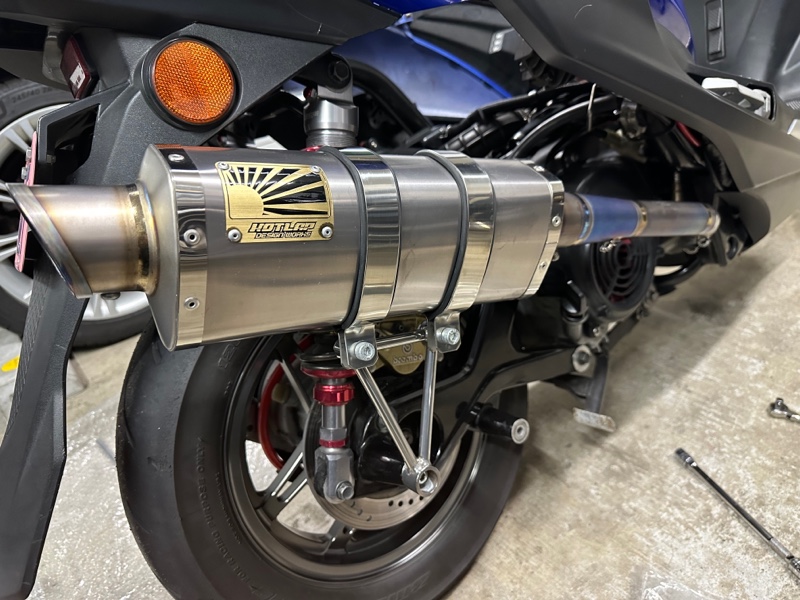 HOT LAPチャンピオンマフラーver3取り付け！（ヤマハ シグナスX SR）by