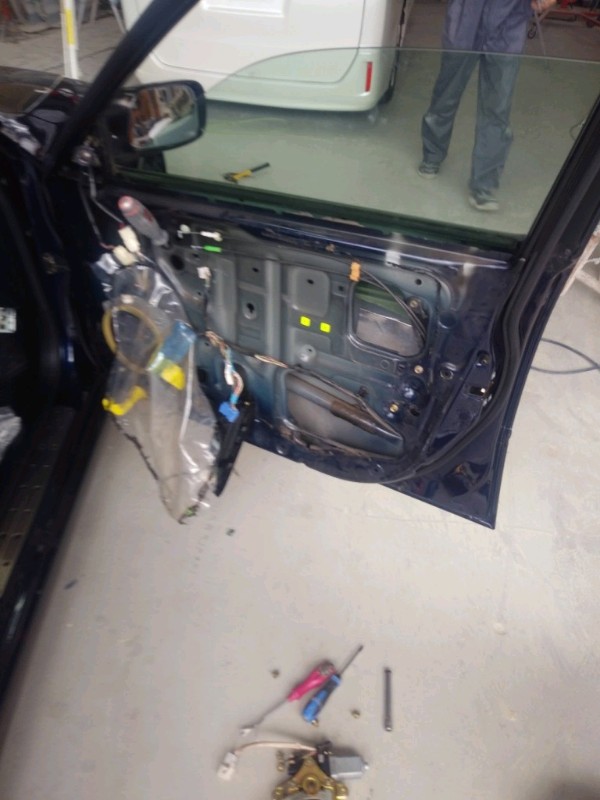 パワーウインドウモーター交換（トヨタ アルテッツァ・10系）by お
