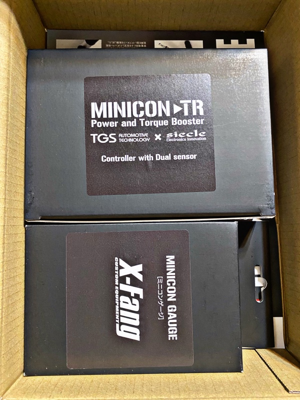 X-Fang「MINICON-TR｣＆「MINICON-GAUGE 」取付（三菱 デリカD:5・CV系