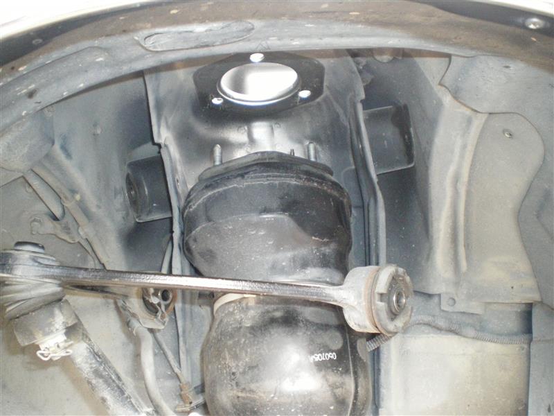 センチュリー右側フロントエアサス交換（トヨタ センチュリー（セダン