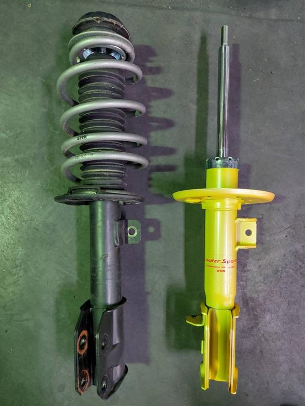 ダウンサス用ショックアブソーバーへ交換（スズキ スイフトスポーツ