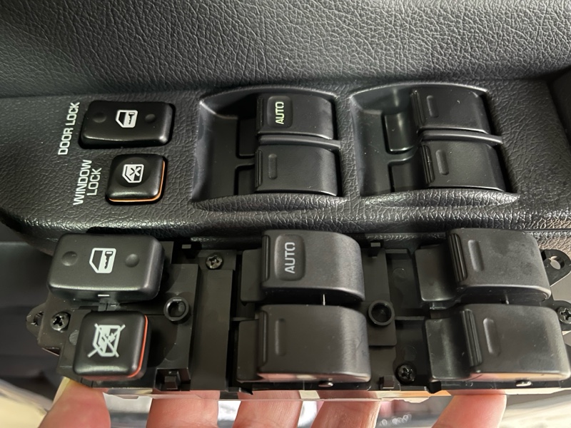パワーウインドウスイッチ交換（トヨタ ランドクルーザー70・GDJ ）by