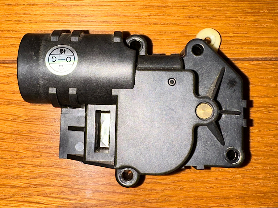 モードドアアクチュエータをリペアしました。（日産 スカイラインGT