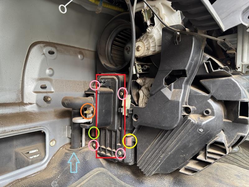 エアコン修理 その5 エバポレーター交換です。（スバル サンバー）by