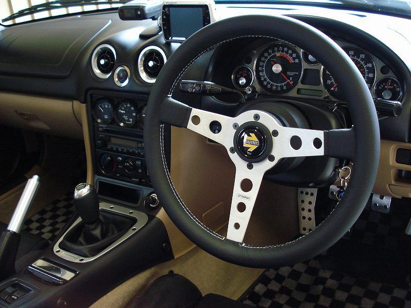 PROTO TIPO シルバースポーク momo(モモ)のステアリングの口コミ