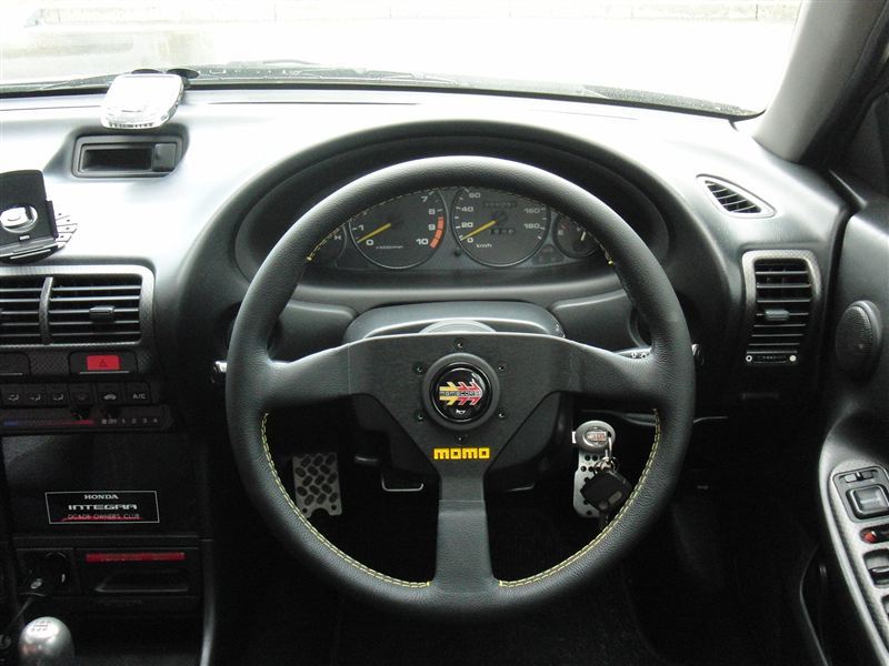 VELOCE RACING (350mm) momo(モモ)のステアリングの口コミ・パーツ