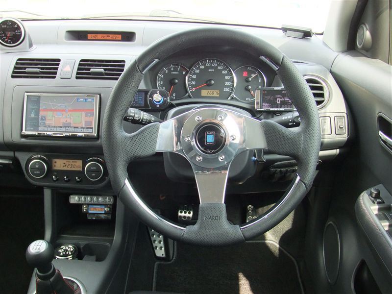 Z5 マホガニーウッド/ブラックレザー NARDI(ナルディ)のステアリングの