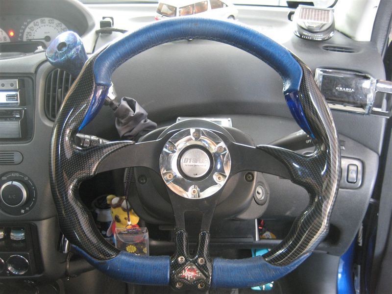 X5 stealth SIMONI RACING(シモーニレーシング)のステアリングの口コミ