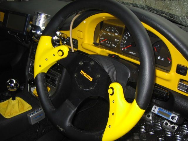 SPIDER レッド momo(モモ)のステアリングの口コミ・パーツレビュー