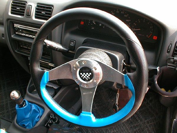 X5 stealth SIMONI RACING(シモーニレーシング)のステアリングの口コミ