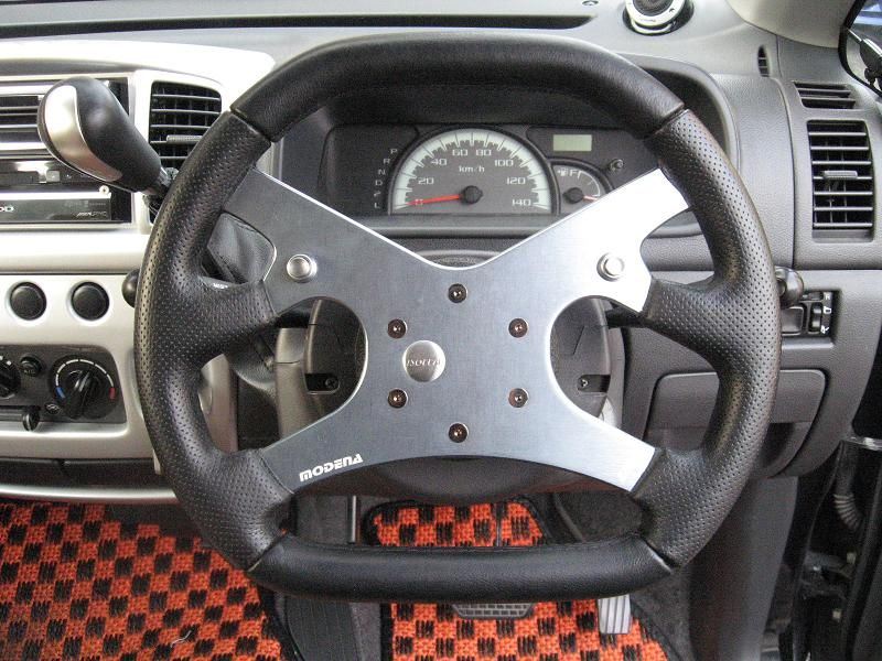 MODENA DSX ISOTTA(イゾッタ)のステアリングの口コミ・パーツレビュー