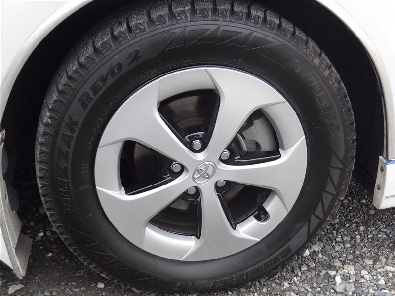 トヨタ(純正) 30系プリウス純正アルミホイール のパーツレビュー