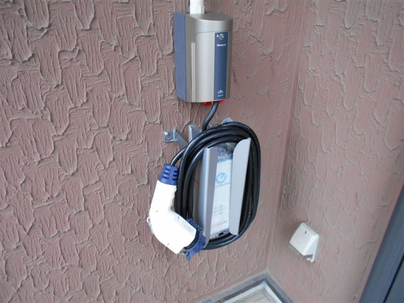 日産(純正) 充電ケーブルホルダー のパーツレビュー | リーフ(かずち