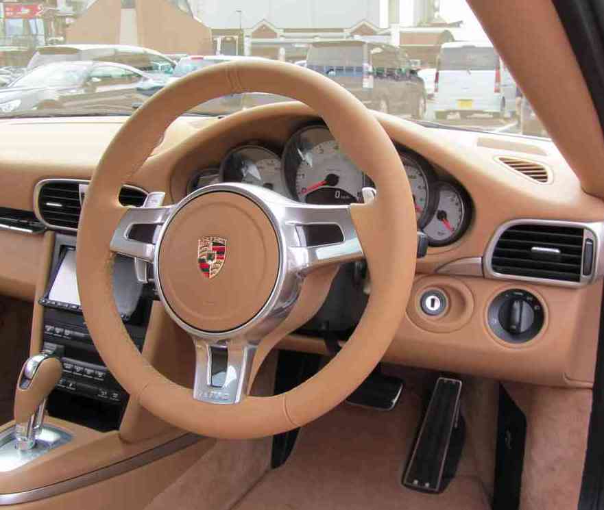 ポルシェ(純正) スポーツデザインステアリングホイール のパーツ