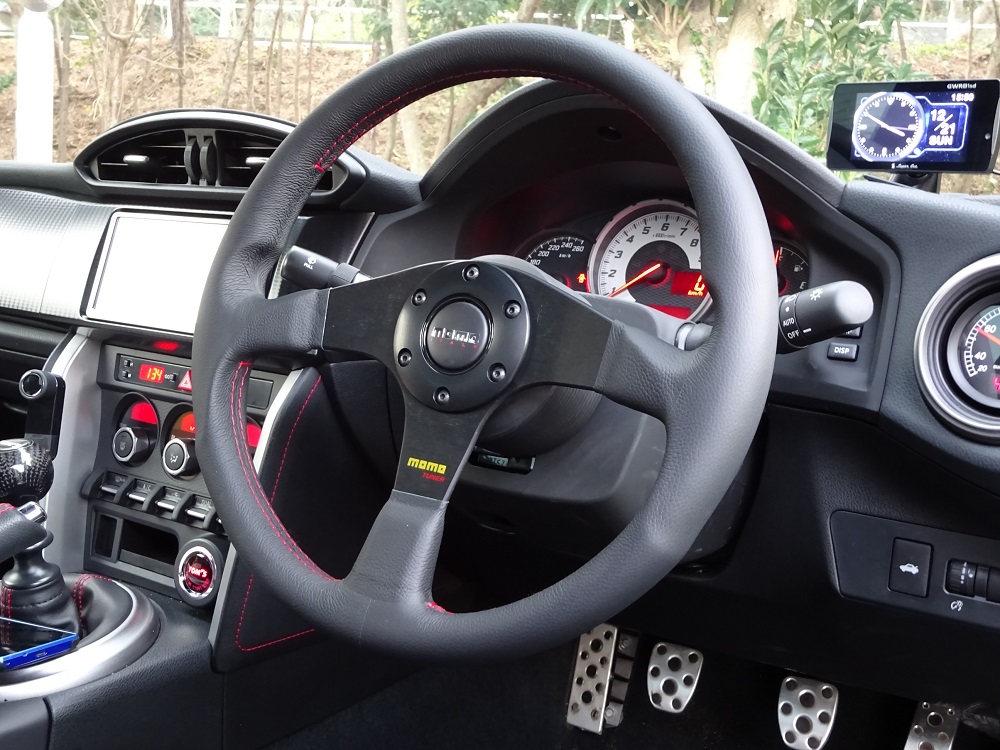 momo Tuner ブラック (350mm) のパーツレビュー | 86(カシム@JB&ND