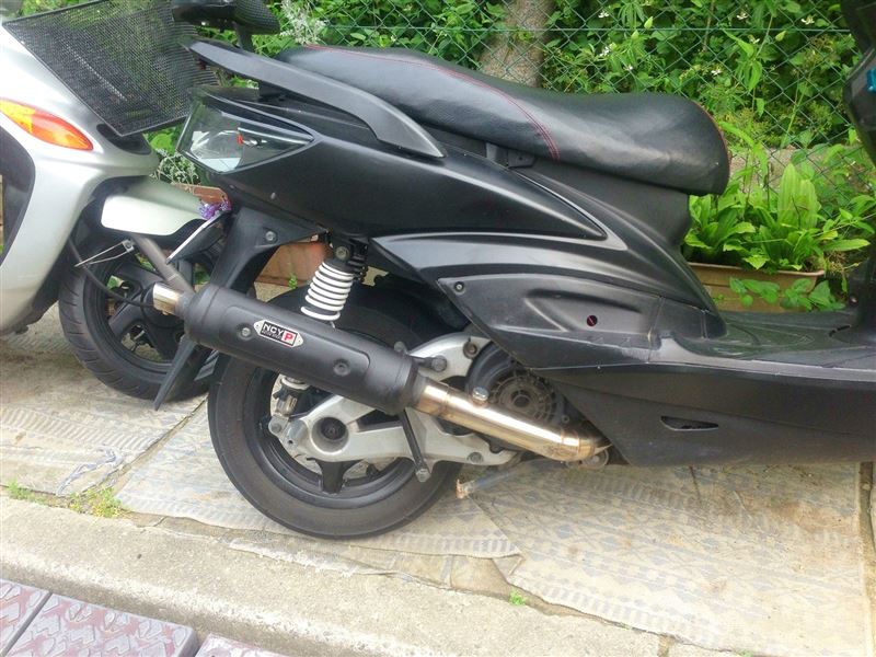 NCY ブラックアーバンマフラー LONG MotoGP のパーツレビュー