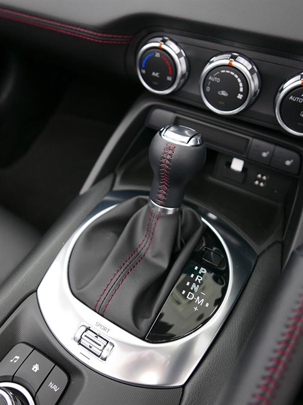 マツダ(純正) NDロードスター純正シフトノブ のパーツレビュー