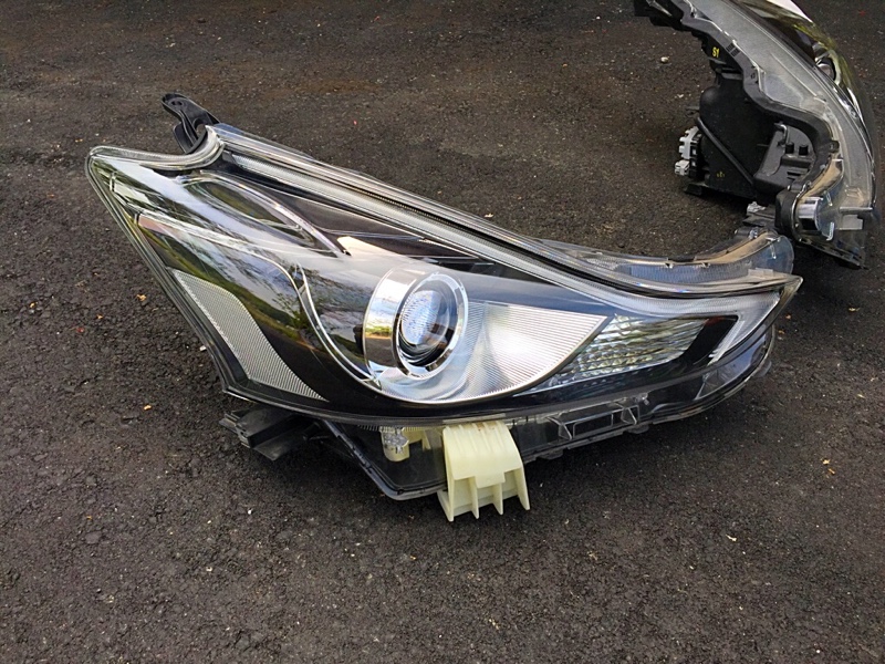 トヨタ(純正) プリウスα G'sヘッドライトユニット のパーツレビュー