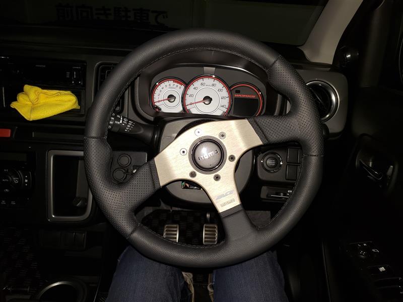 momo ステアリング:R-12 RACE(320mm) のパーツレビュー | アルト