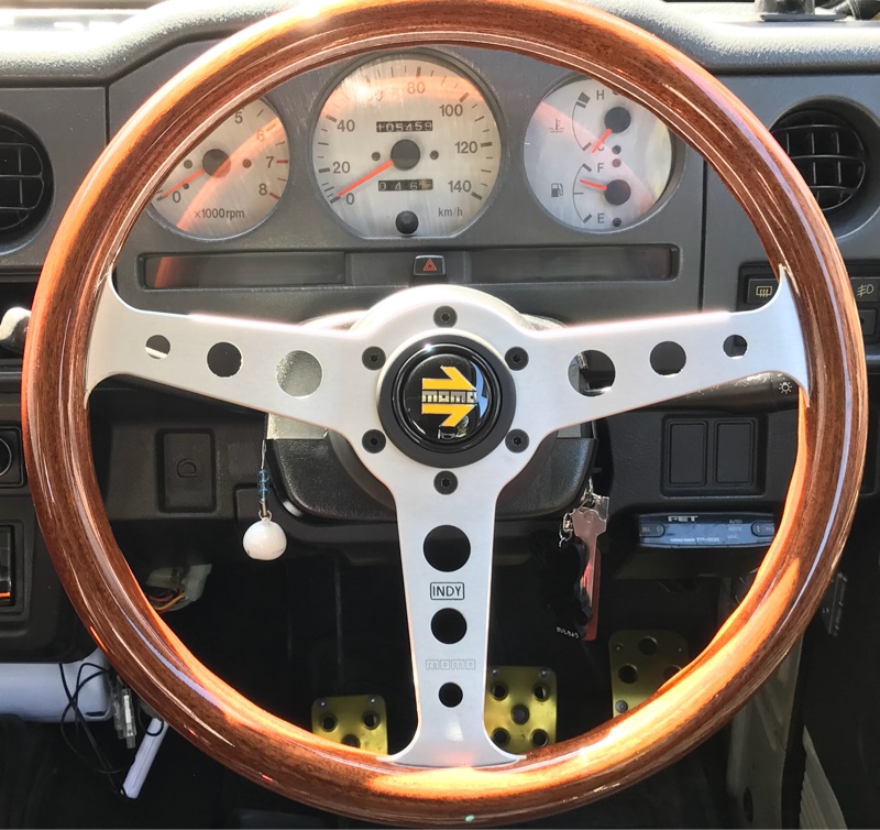 MOMO Super INDY ステアリング 310mm MOMO Super INDY ステアリング