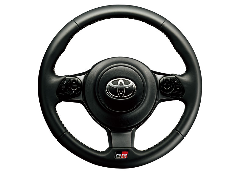 トヨタ(純正) GR専用本革巻き小径3本スポークステアリングホイール の