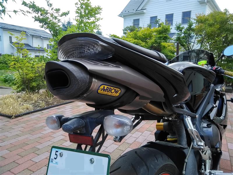 トライアンフ(純正) ARROW スリップオンマフラー のパーツレビュー
