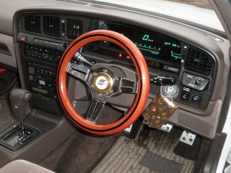 不明 ナルディ風29φウッドステアリング のパーツレビュー | マークII