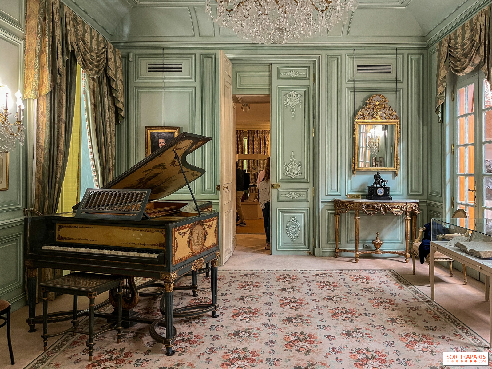 ヴィクトル・ユーゴーの文学的邸宅、ビエーヴル渓谷に迷い込んだ