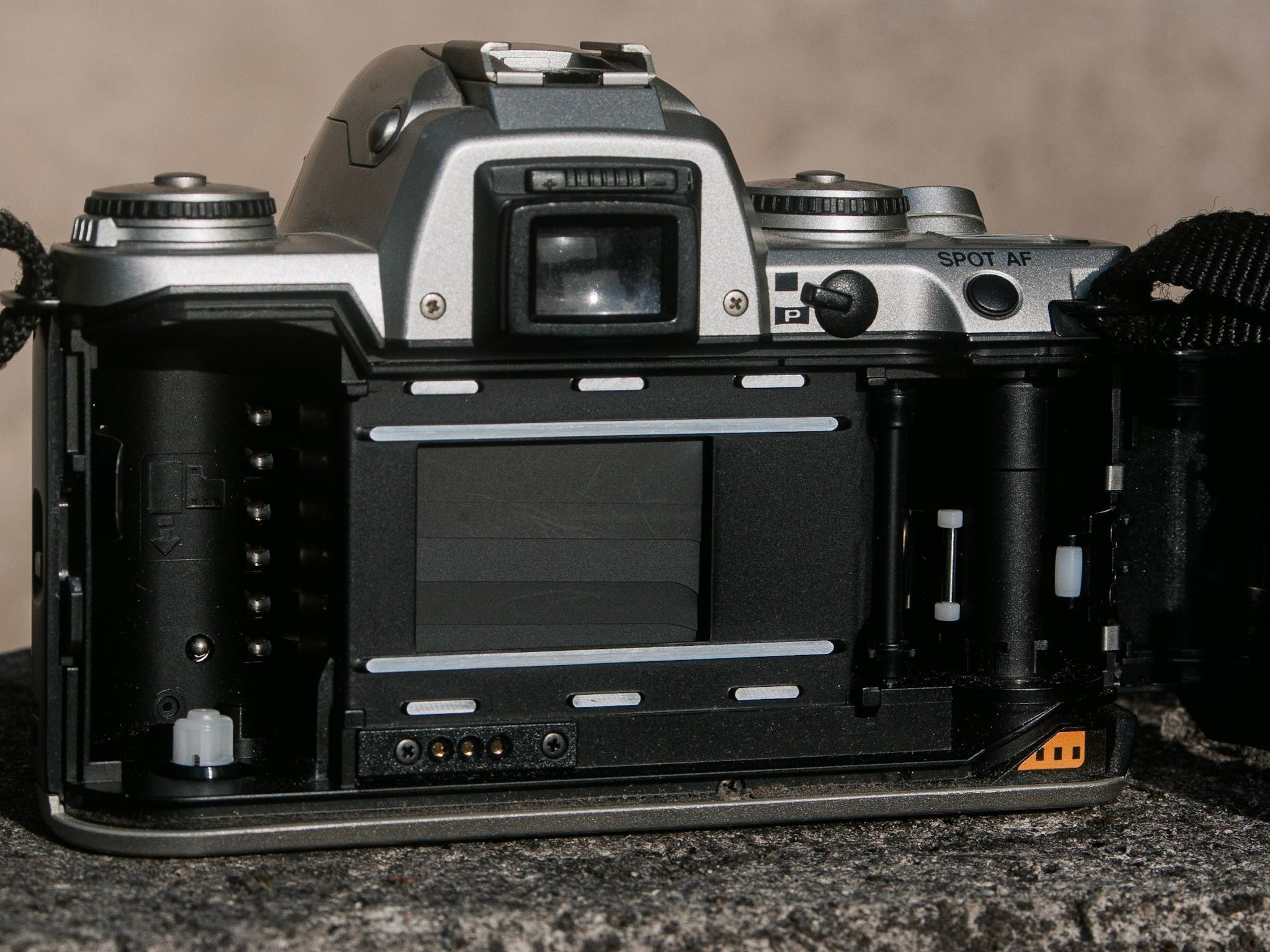 Pentax MZ-5 / ZX-5 35mm Film Camera Review - 50mmF2