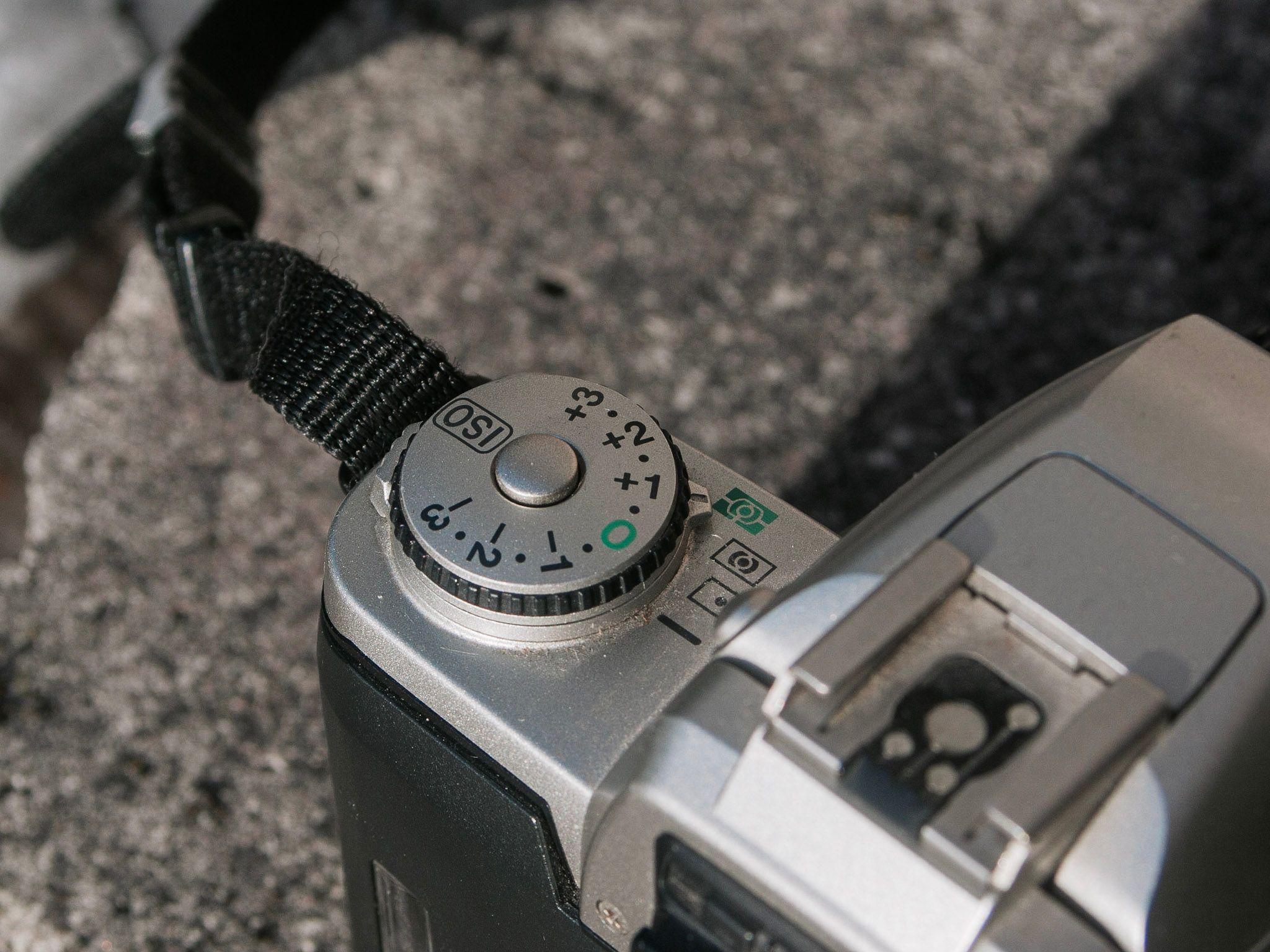 Pentax MZ-5 / ZX-5 35mm Film Camera Review - 50mmF2