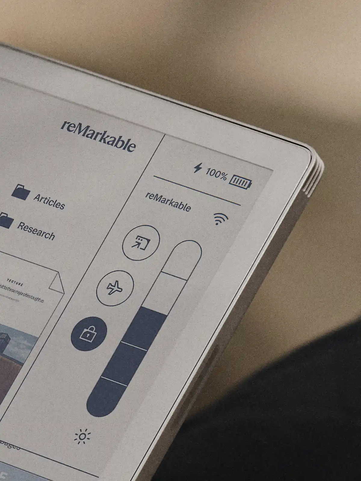 reMarkable、「Paper Pro Move」発表。7.3インチのカラーE‑Inkで“紙の