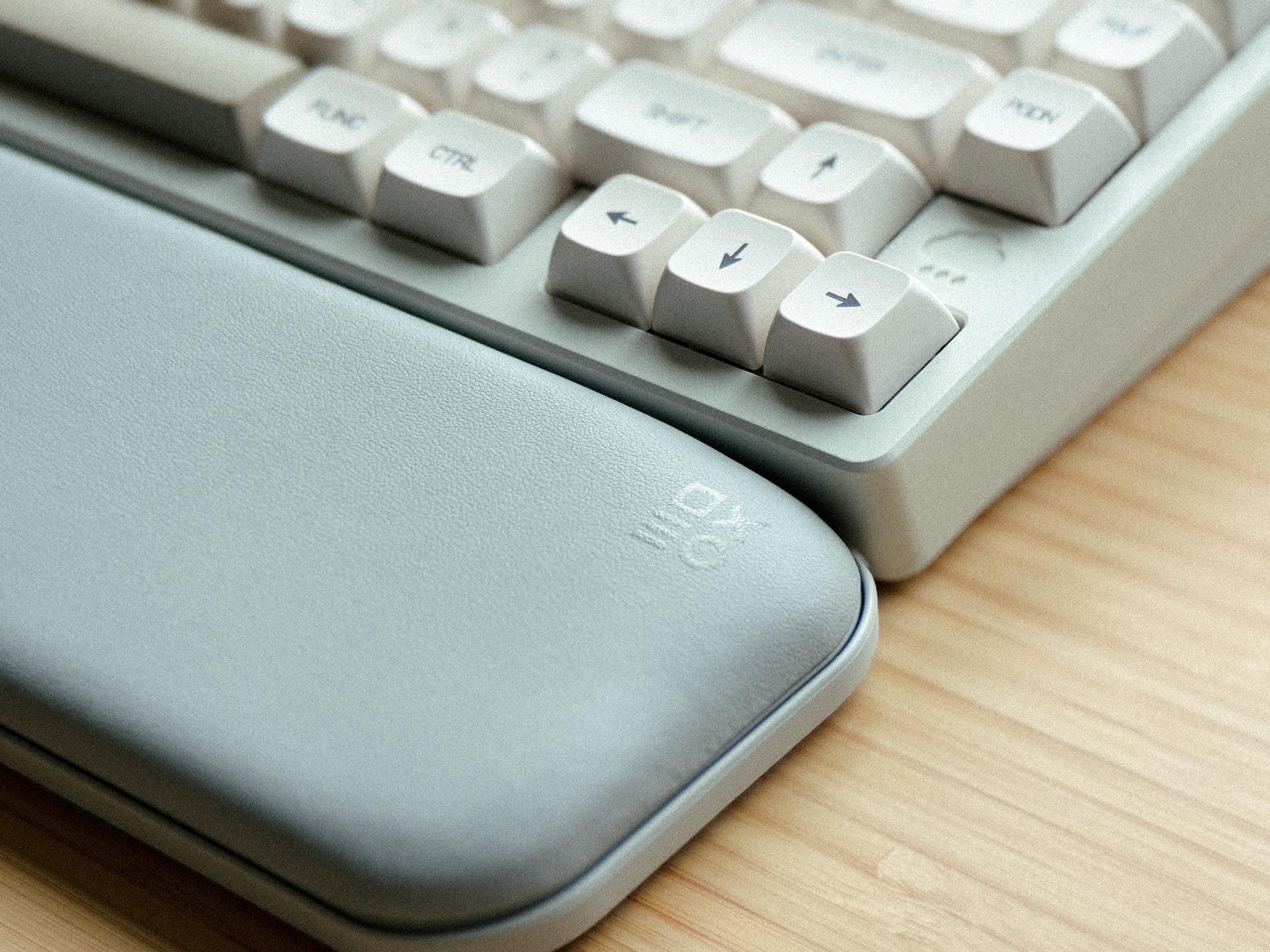 NuPhy Kickのリストレスト、高さを簡単に変えられちゃいます