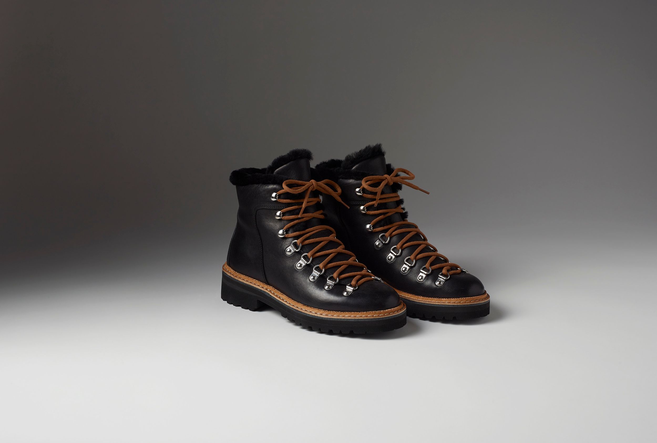W Dolomite Boot with Shearling - Onyx Black