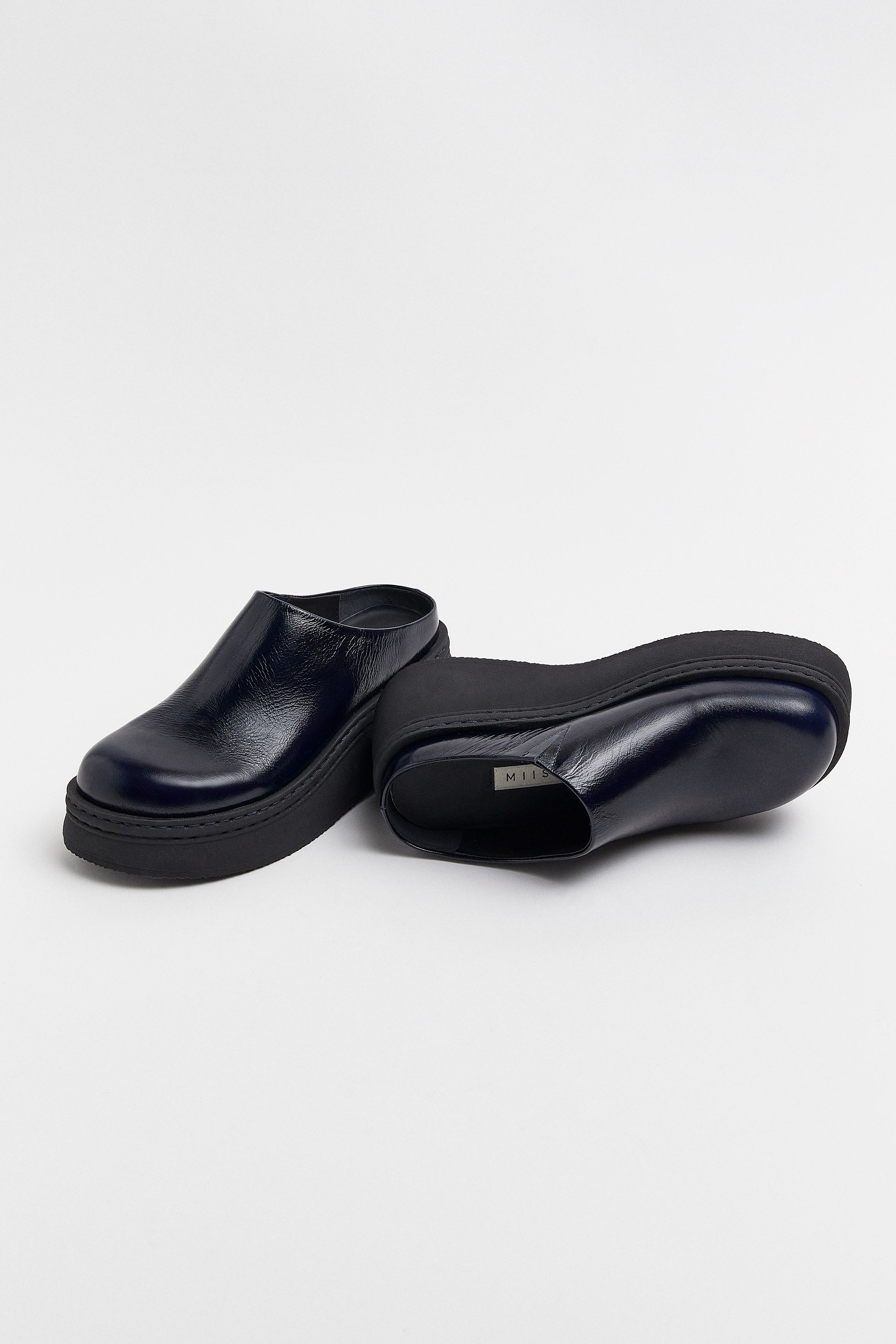 Kristi Mules - Navy Crinkle Shiny Leather | Miista