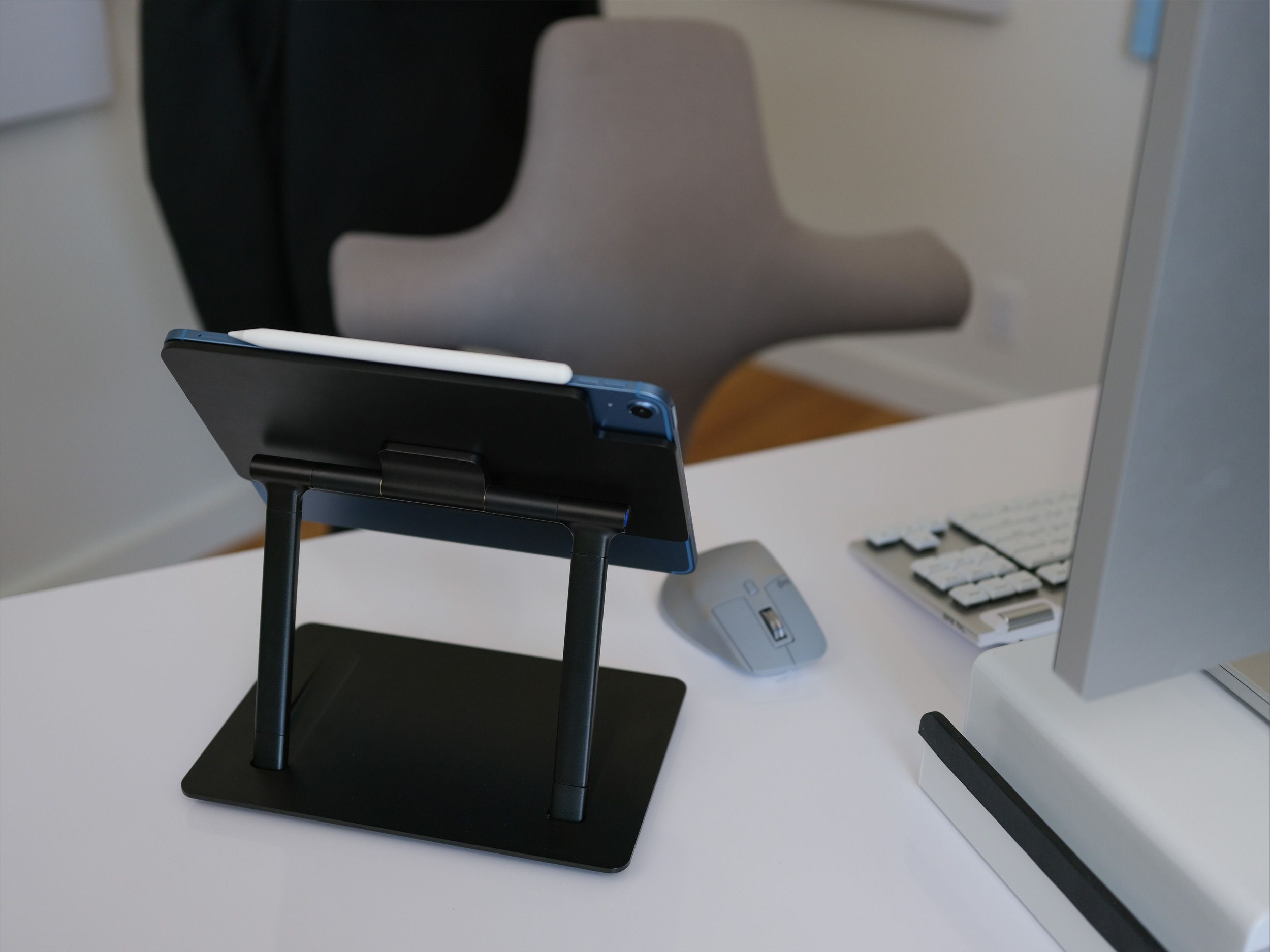 LAB22 Infinity Adjust Stand for iPad Pro 11