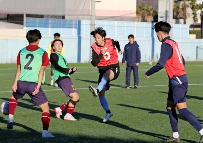3度目の頂へ 山梨学院 全国高校サッカー選手権〈上〉攻撃陣闘志