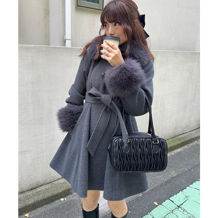 2wayフェイクファーカラーフレアコート[品番：CTYW0004278]｜MAJESTIC