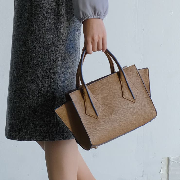 程よいサイズ感でコーデに馴染む。2Wayミニハンドバッグ[品番