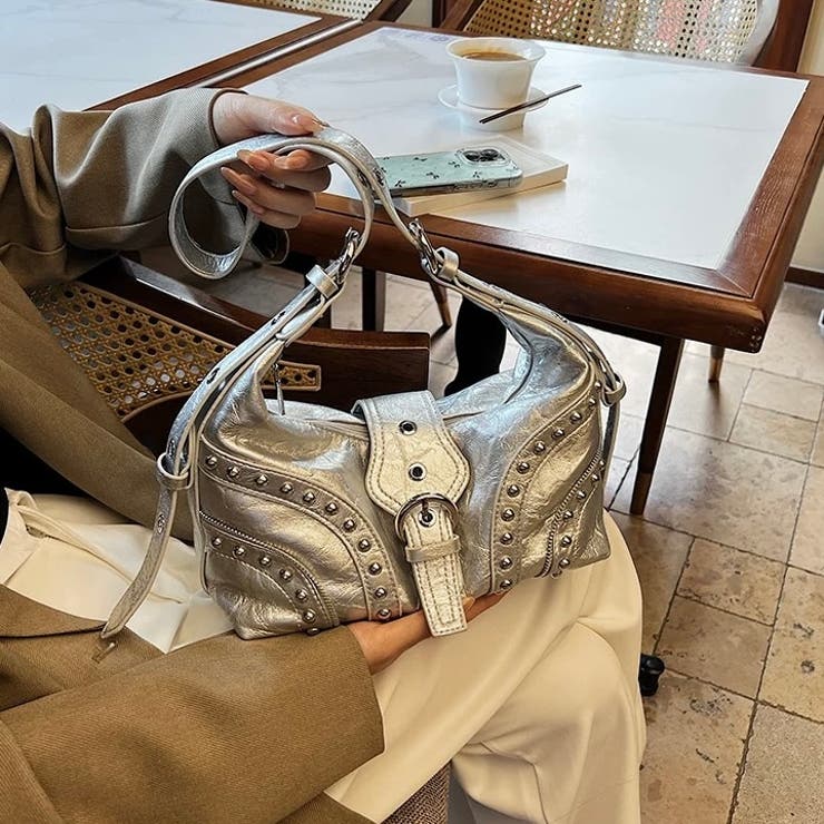 スタッズ付きショルダーバッグ[品番：SHNW0012011]｜LADY LIKE