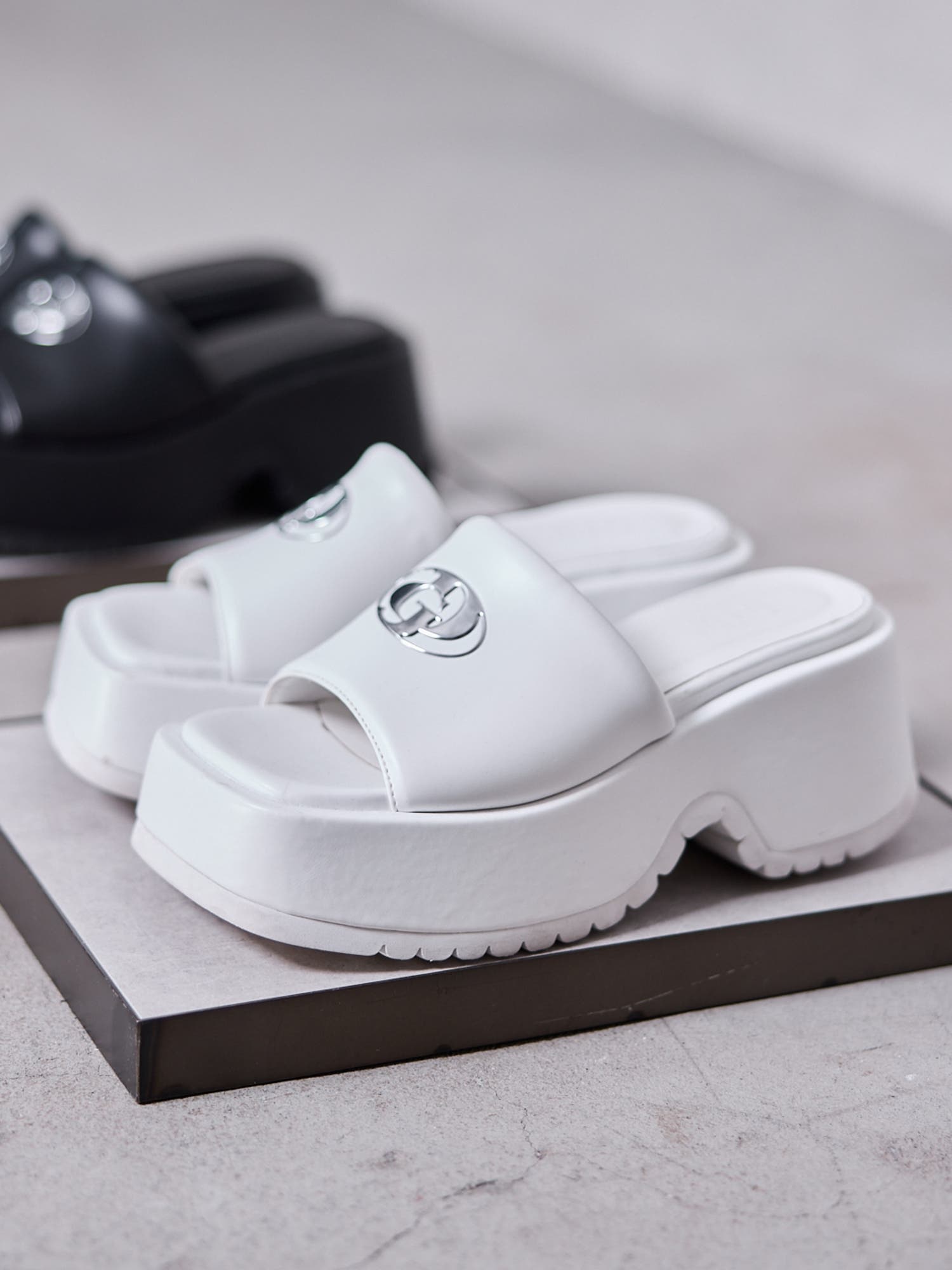 GDmetallic ボリュームソールサンダル【WEB限定】[品番：MKSW0064493