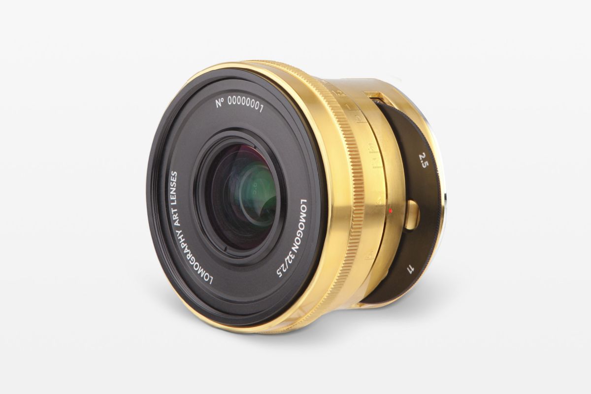 Lomogon 2.5/32 Art Lens Satin Brass Canon EF – Lomography