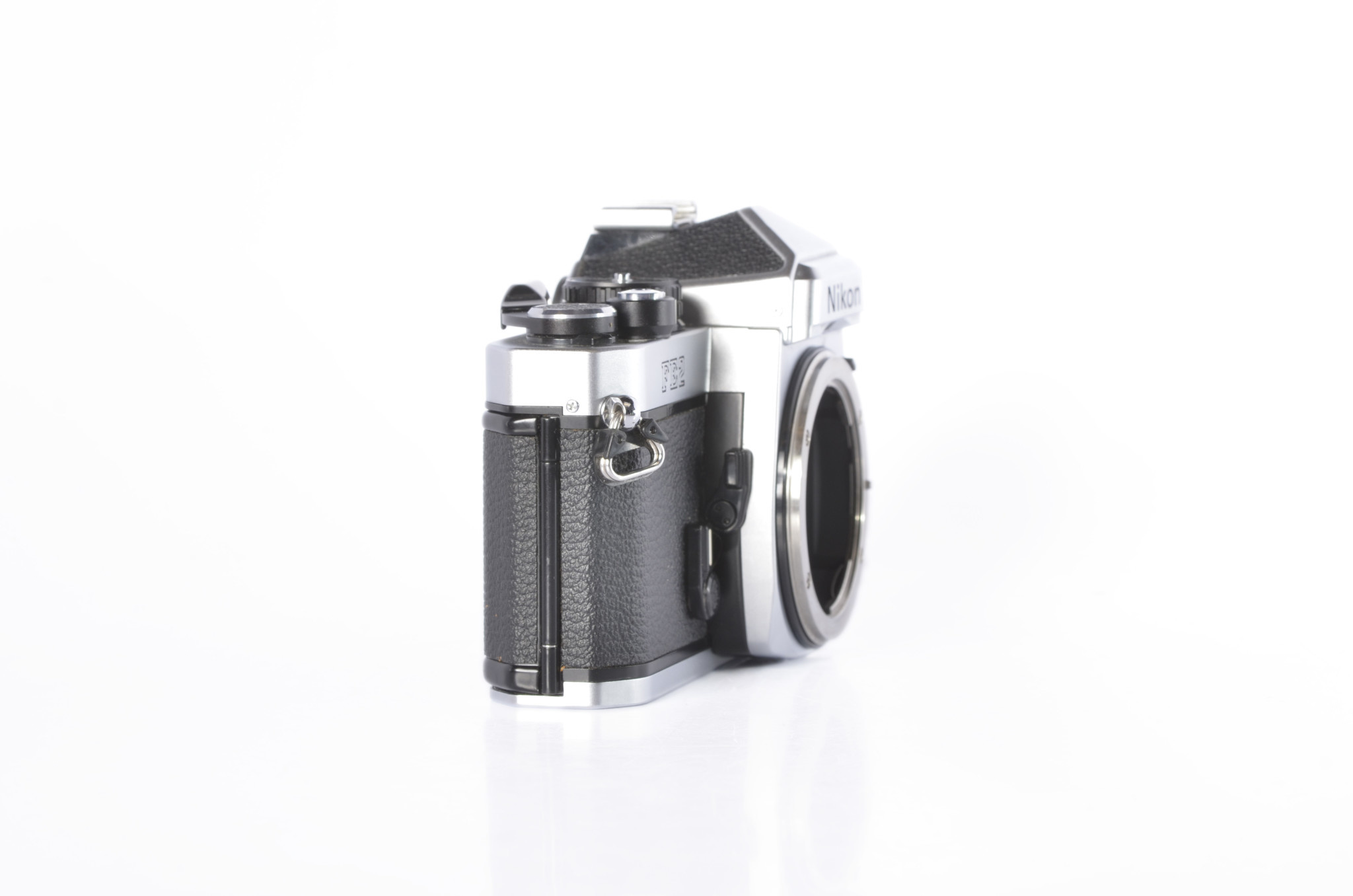 Nikon FE2 35mm | Chrome Body - LeZot Camera | Sales and Camera