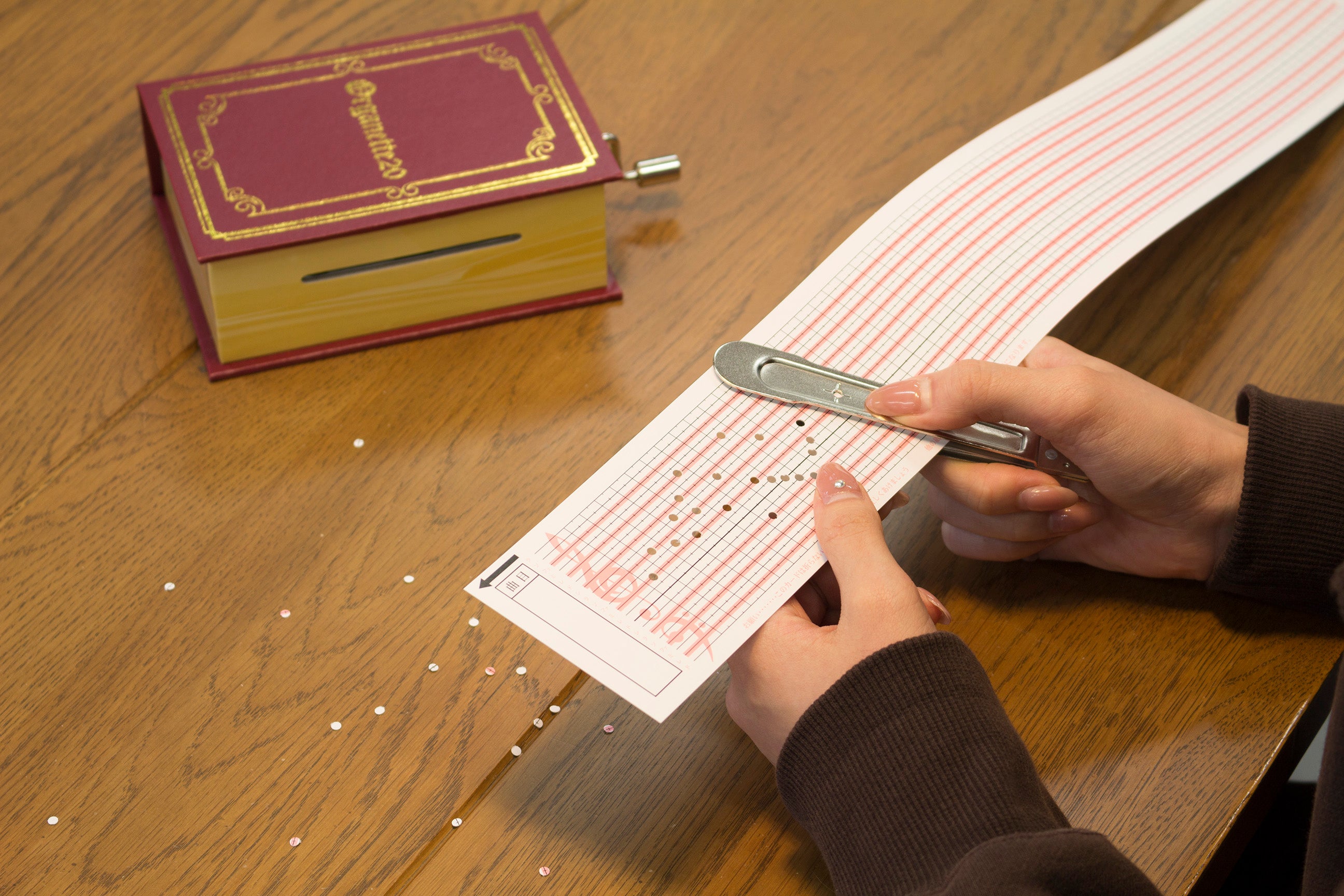 20弁BOOK型手回しオルガニート – オルゴールギャラリー