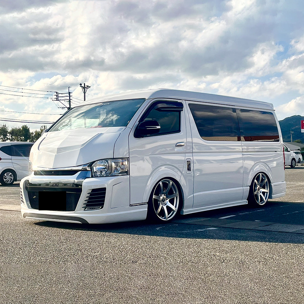 GRAFAM GTボンネット｜ハイエース200系 1・2・3・4・5・6・7・8・9型