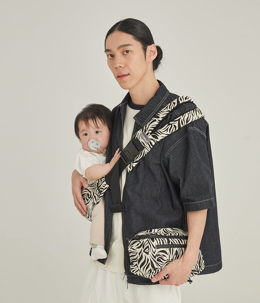 グスケット365抱っこ紐Plus【抱っこ紐+バッグ】グレーレオパード