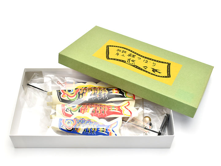 桂樹舎 / 八尾和紙 卓上こいのぼり 悠々 – 人形の鯉徳 オンラインショップ