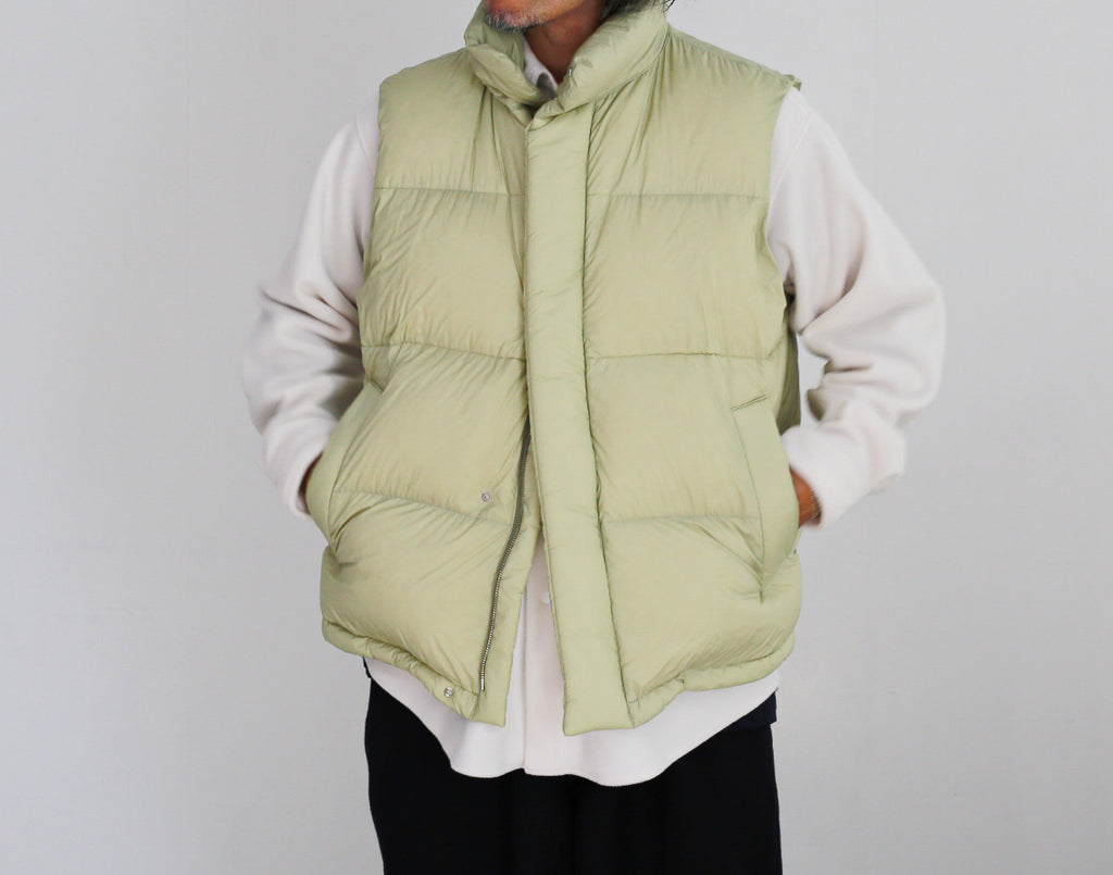 AURALEE SUPER LIGHT NYLON RIPSTOP DOWN VEST – Chum!