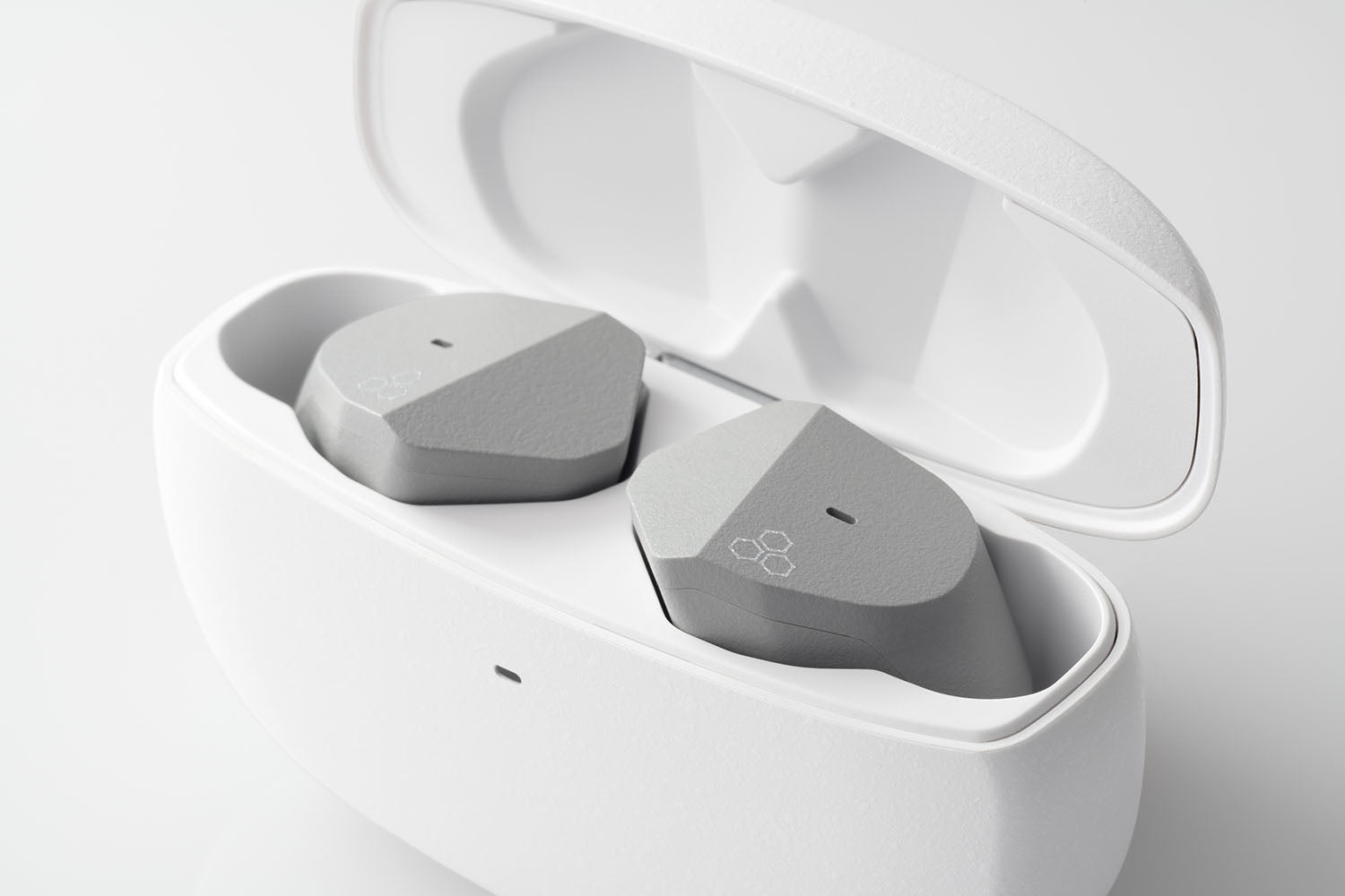 世界初 “ASMRを誘い出す”イヤホン「ZE3000 for ASMR」詳細公開 GREEN